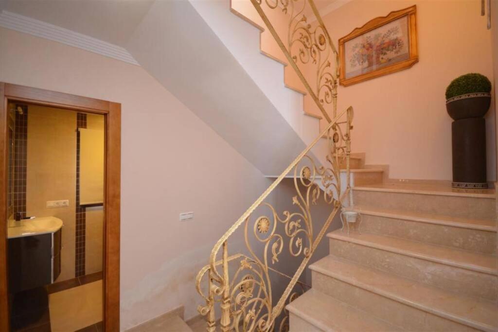 Away,3 Bedroom Villa, Private Pool, Sea Views, Nerja Villaer *