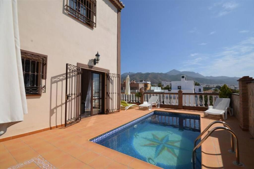Away,3 Bedroom Villa, Private Pool, Sea Views, Nerja Villaer